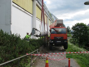 Disse sperringene burde man skjønne at man ikke skal gå under/over?